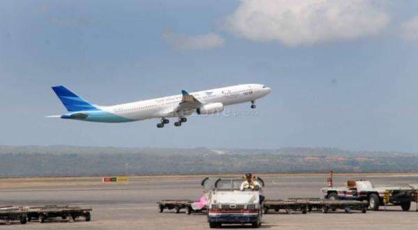 Viral Penumpang Kelas Bisnis Pakai Vape di Pesawat, Bos Garuda Turun Tangan Viral Penumpang Kelas Bisnis Pakai Vape di Pesawat, Bos Garuda Turun Tangan