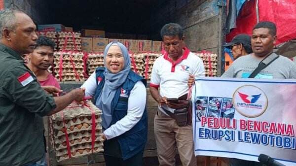 Dapat Bantuan, Pengungsi Gunung Lewotobi Laki-Laki Berterima Kasih ke Perindo