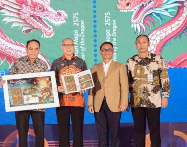    Persatuan Islam Tionghoa Indonesia Terima Prangko Shio Naga dari Menkominfo