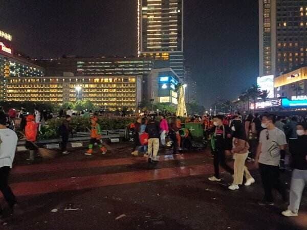 DLH Jakarta Siagakan 3.900 Personel Tangani Sampah Malam Tahun Baru 2025