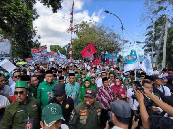 Ras Terkuat di Bumi Antar Pasangan Rohmi-Firin Daftar ke KPUD NTB