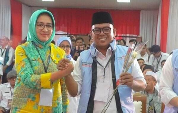 Simbol Persahabatan, Andra Soni Dapat Mawar dari Airin saat Pengundian Nomor Urut