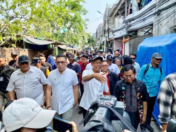 Mas Pram Blusukan ke Jakut, PDIP: Serahkan Pakta Integritas ke Warga&nbsp;Kampung Bayam