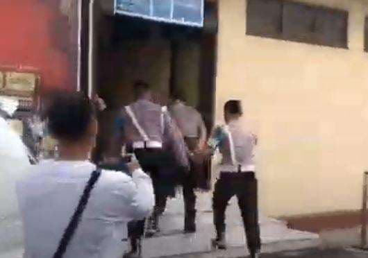 Tok! Anggota Intel Polda Jateng Brigadir AK Dipecat terkait Kasus Pembunuhan Bayi Tok! Anggota Intel Polda Jateng Brigadir AK Dipecat terkait Kasus Pembunuhan Bayi