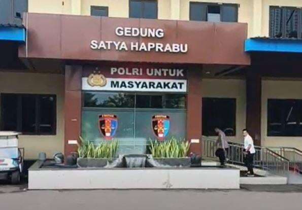 Dinonaktifkan, Oknum Polisi Perkosa Tahanan Wanita Ditahan di Tempat Khusus Dinonaktifkan, Oknum Polisi Perkosa Tahanan Wanita Ditahan di Tempat Khusus