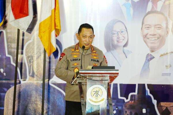 Kapolri Ajak Mahasiswa Jaga Persatuan hingga Dukung Program Pemerintah Kapolri Ajak Mahasiswa Jaga Persatuan hingga Dukung Program Pemerintah