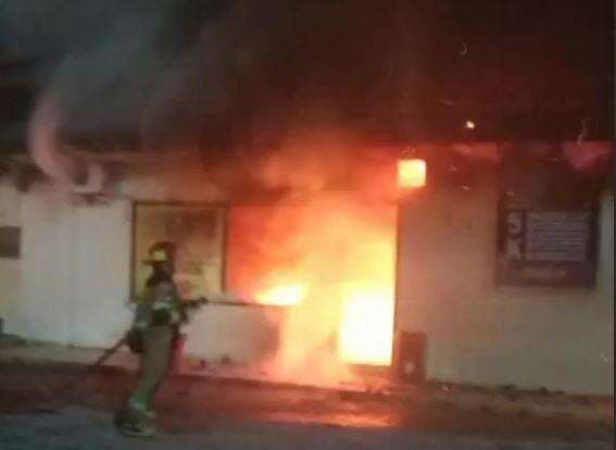 Kantor Polsek Helvetia Medan Terbakar, Ruang Intelkam dan Provos Ludes Kantor Polsek Helvetia Medan Terbakar, Ruang Intelkam dan Provos Ludes