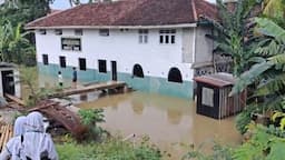 Ponpes Raudhatul Abidin di Lebak Banjir, Santri Mengungsi ke Lantai 2