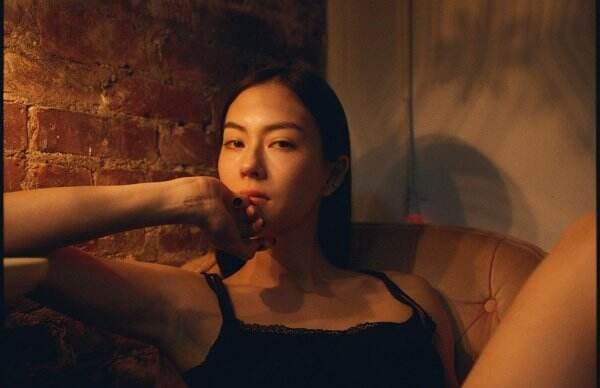 Potret Cantik Lauren Tsai, Bintang Marvel Pacar Baru Park Seo Joon