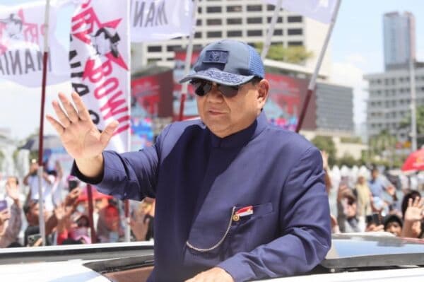 Tomy Winata Bahas Lapangan Kerja dengan Prabowo: PHK Selesai, Masyarakat Hidup Makmur Tomy Winata Bahas Lapangan Kerja dengan Prabowo: PHK Selesai, Masyarakat Hidup Makmur