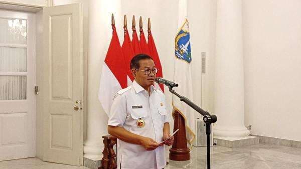 Pramono Pangkas Pajak BBM Kendaraan Pribadi di Jakarta Jadi 5 Persen Pramono Pangkas Pajak BBM Kendaraan Pribadi di Jakarta Jadi 5 Persen