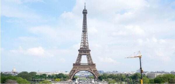 Prancis Tuding Rusia Berada di Balik Misteri 5 Peti Mati di Dekat Menara Eiffel, Bertuliskan Tentara Prancis di Ukraina