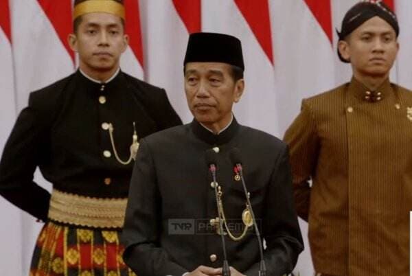 Presiden Jokowi Pakai Baju Betawi di Pidato Terakhirnya, KSP: Simbol Terima Kasih Ibukota Jakarta