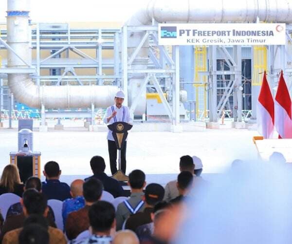 Pj Gubernur Adhy Dampingi Presiden Jokowi Resmikan Produksi Smelter Freeport di Gresik