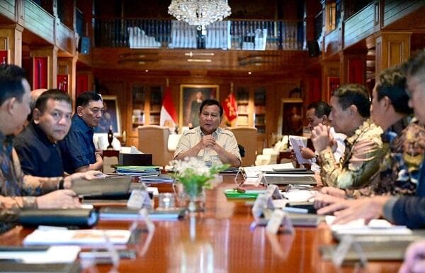 Ini Arahan Prabowo ke Menteri soal Hilirisasi: Jangan Berhenti Ini Arahan Prabowo ke Menteri soal Hilirisasi: Jangan Berhenti