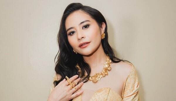 Prilly Latuconsina Ucapkan Selamat Hari Kemerdekaan dengan Bahasa Isyarat, Tuai Pujian Netizen