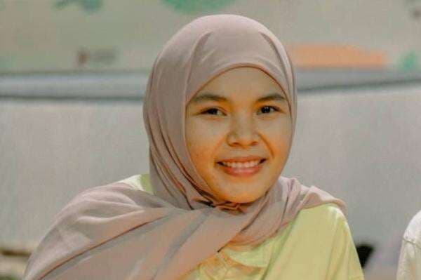 Profil dan Biodata Komang Ade Widiandari: Sosok Inspiratif di Balik Lagu Viral 'Komang' Karya Raim Laode Profil dan Biodata Komang Ade Widiandari: Sosok Inspiratif di Balik Lagu Viral 'Komang' Karya Raim Laode