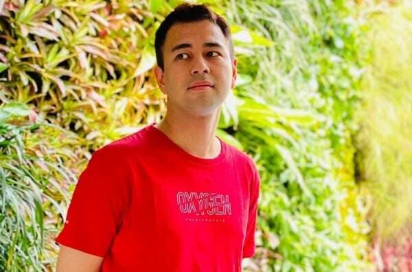 Adu Riwayat Pendidikan Raffi Ahmad dengan Pandji Pragiwaksono, Bak Bumi dan Langit