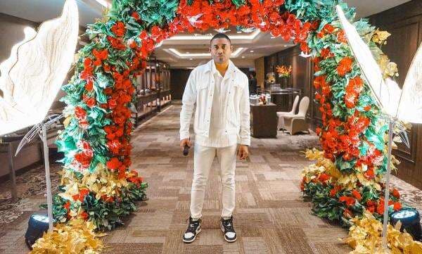 Rayen Pono Sentil Ahmad Dhani di Debat Terbuka soal Royalti Musik: Kenapa Gak di Tengah? Rayen Pono Sentil Ahmad Dhani di Debat Terbuka soal Royalti Musik: Kenapa Gak di Tengah?