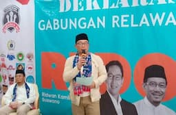 Hadiri Deklarasi Dukungan 42 Simpul Relawan, Ridwan Kamil Sampaikan Pesan Optimis Kemenangan RIDO Lewat Pantun