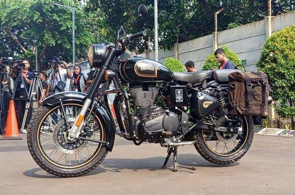 Royal Enfield Sitaan Beda dengan yang Biasa Dipakai Ridwan Kamil, Ini Kata KPK Royal Enfield Sitaan Beda dengan yang Biasa Dipakai Ridwan Kamil, Ini Kata KPK