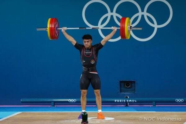 Sabet Emas Sekaligus Bikin Rekor, Ini Momen Emosional Rizki Juniansyah di Olimpiade Paris 2024