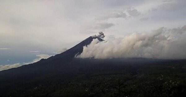 Gunung Semeru Meletus Hari Ini, Luncurkan Abu Vulkanik 800 Meter