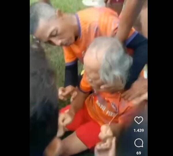 Viral Kakek Pemain Sepak Bola Meninggal saat Pertandingan, Terkulai Lemas di Lapangan