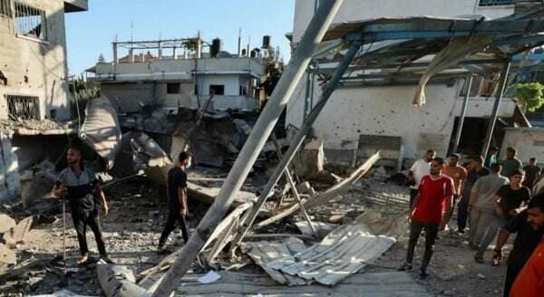 Serangan Udara Israel Hantam Sekolah di Gaza, Tewaskan Setidaknya 16 Orang