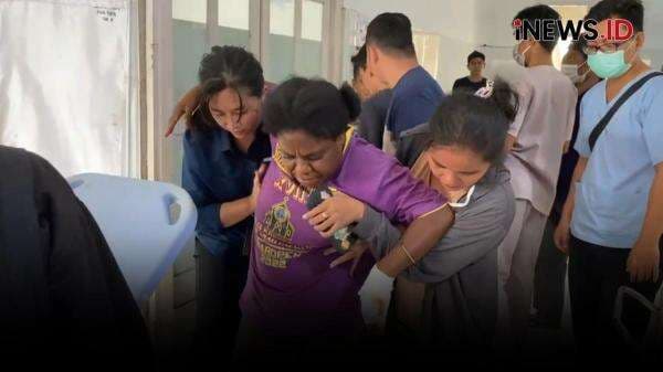 Momen TNI dan Polri Berhasil Evakuasi Korban Serangan KKB di Distrik Anggruk Momen TNI dan Polri Berhasil Evakuasi Korban Serangan KKB di Distrik Anggruk