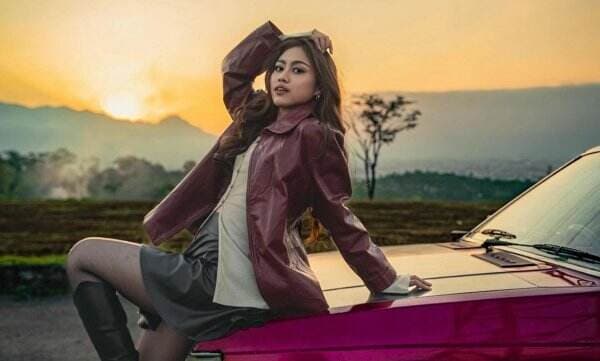 Sisca Saras Ungkap Tantangan saat Syuting Video Klip Terbawa Suasana