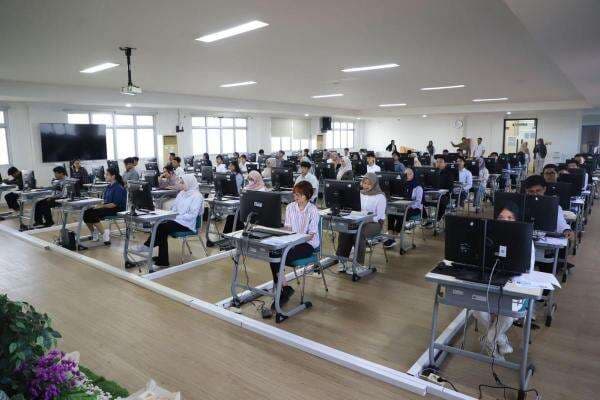 UPNVJ Gelar UTBK SNBT 2025 Hari Pertama, Diikuti 2.040 Peserta UPNVJ Gelar UTBK SNBT 2025 Hari Pertama, Diikuti 2.040 Peserta