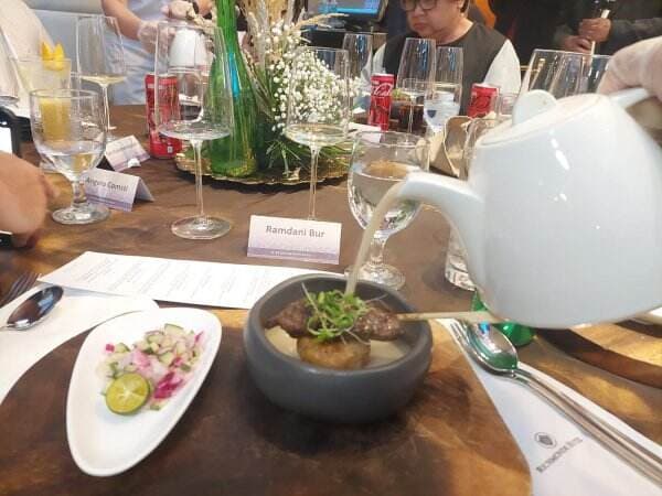 Alasan 2 Chef asal Indonesia Pilih Masak Soto Betawi dan Klepon di MHR Culinary Conference 2024 Illoilo Filipina