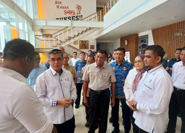 Mantan Buruh Sritex Kembali Bekerja, Tanda Tangan Kontrak Baru dengan Investor Mantan Buruh Sritex Kembali Bekerja, Tanda Tangan Kontrak Baru dengan Investor