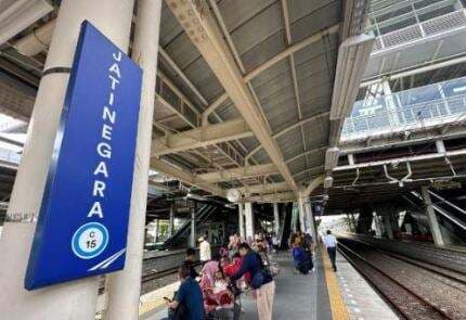 Ada Aksi Unjuk Rasa Tolak RUU Pilkada, KA Keberangkatan Stasiun Gambir Diberhentikan di Stasiun Jatinegara