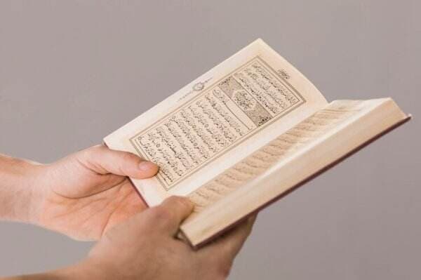 Sunnah Dibaca Setiap Malam Jumat, Ini Surat Al Kahfi Lengkap Ayat 1-110 dan Artinya