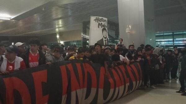 Suporter Timnas Indonesia Mulai Padati SUGBK, Siap Teror Bahrain 90 Menit! Suporter Timnas Indonesia Mulai Padati SUGBK, Siap Teror Bahrain 90 Menit!