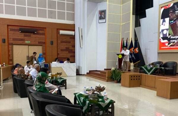 Hadir Dalam Dialog Mahasiswa di UMJ, Suswono Beberkan Visi-Misi Pasangan RIDO