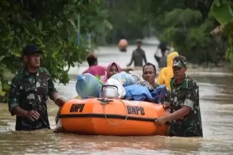 Tangani Banjir Demak, Jokowi: Gelar TMC, Geser Awan ke Arah Laut