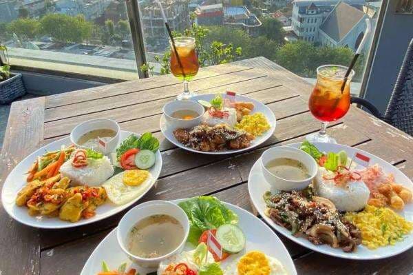 13 Tempat Bukber di Surabaya yang Instagramable: Dijamin Bikin Ngabuburit Makin Seru! 13 Tempat Bukber di Surabaya yang Instagramable: Dijamin Bikin Ngabuburit Makin Seru!