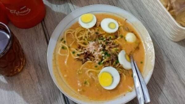 6 Tempat Sarapan di Palembang, Nomor 3 Menunya Sangat Khas Kuah Kental Irisan Telur Rebus