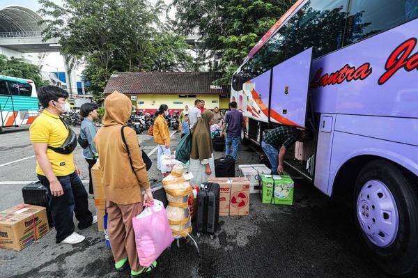 H-3 Lebaran, 69.969 Pemudik Tinggalkan Jakarta Naik Bus H-3 Lebaran, 69.969 Pemudik Tinggalkan Jakarta Naik Bus