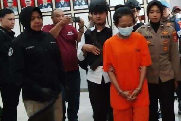 Siasat Keji 3 Gadis Lesbi Bunuh Teman di Bandung, Awalnya Beralibi Korban Begal Siasat Keji 3 Gadis Lesbi Bunuh Teman di Bandung, Awalnya Beralibi Korban Begal