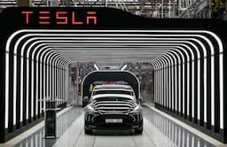 Terdampak Mobil Listrik China, Penjualan Tesla Turun pada 2024