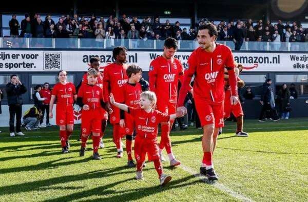 Komentar Thom Haye Usai Bantu Almere City Menang: Mulai Terbiasa Perjalanan Jauh Usai Bela Timnas Indonesia! Komentar Thom Haye Usai Bantu Almere City Menang: Mulai Terbiasa Perjalanan Jauh Usai Bela Timnas Indonesia!