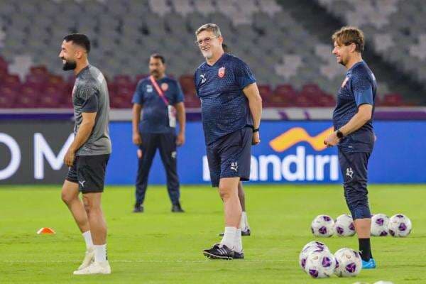 Pelatih Bahrain Ledek Timnas Indonesia: Punya 300 Juta Penduduk, tapi Banyak Naturalisasi! Pelatih Bahrain Ledek Timnas Indonesia: Punya 300 Juta Penduduk, tapi Banyak Naturalisasi!