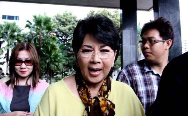 Titiek Puspa Meninggal Dunia, Indy Barends dan Asri Welas Tiba di Rumah Duka Titiek Puspa Meninggal Dunia, Indy Barends dan Asri Welas Tiba di Rumah Duka