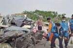 Toyota Innova Tabrak Truk Tronton di Tol Semarang-Batang, 3 Orang Tewas