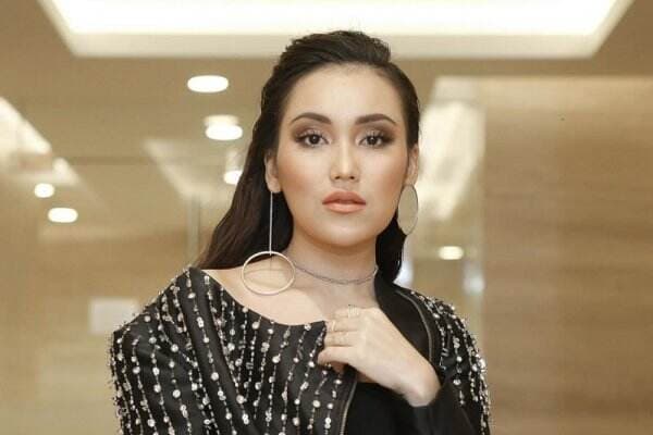 TPS Rumah Ayu Ting Ting Alami Kendala Teknis, Belum Hitung Hasil Akhir Suara Capres-Cawapres 2024