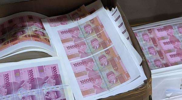 Polisi Sita 23.297 Lembar Uang Palsu Pecahan Rp100 Ribu di Bogor Polisi Sita 23.297 Lembar Uang Palsu Pecahan Rp100 Ribu di Bogor